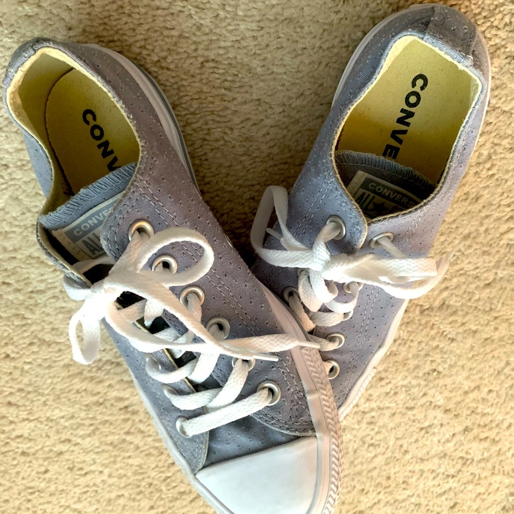 🌸Converse🌸 Ladies Sneakers, Size 8